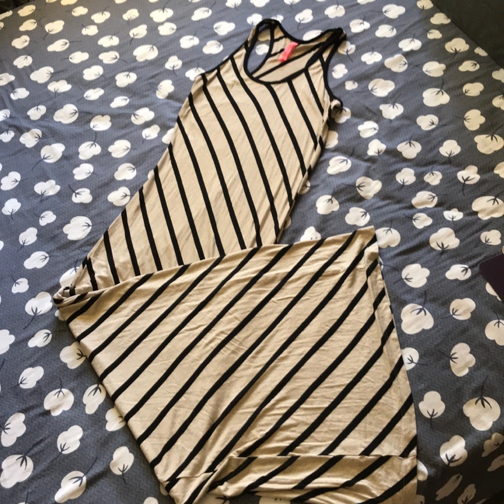 Eight * sixty maxi dress